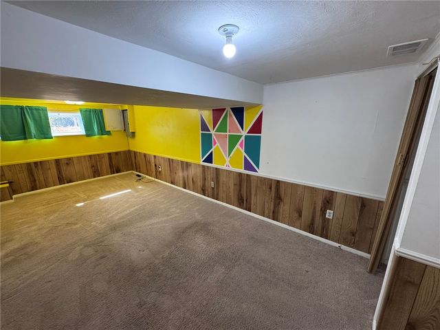 1027 Middle Rd, Shaler, PA 15116