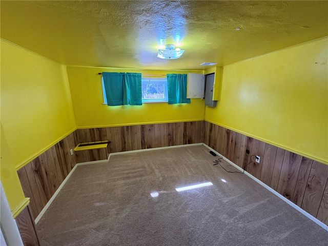 1027 Middle Rd, Shaler, PA 15116