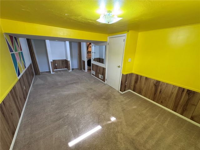 1027 Middle Rd, Shaler, PA 15116