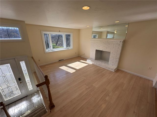 1027 Middle Rd, Shaler, PA 15116