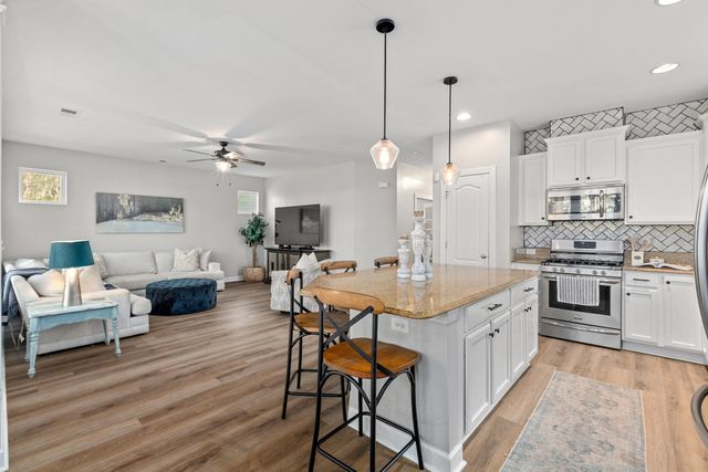 8474 Athens Way, North Charleston, SC 29420