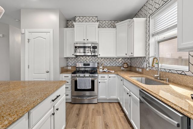 8474 Athens Way, North Charleston, SC 29420