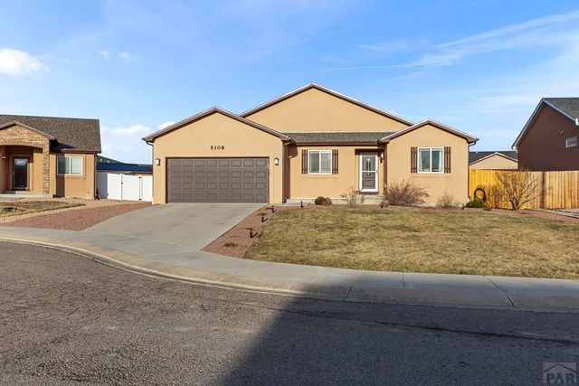 5308 Avocet Ct, Pueblo, CO 81008