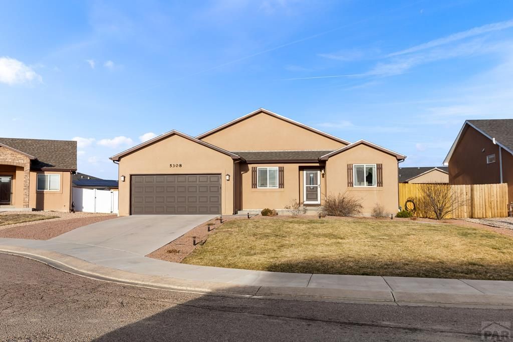 5308 Avocet Ct, Pueblo, CO 81008