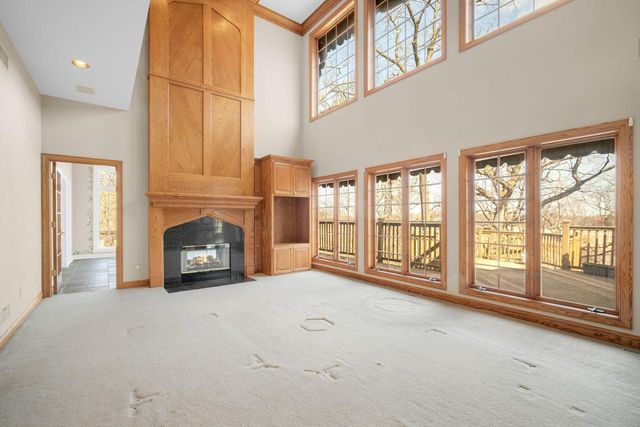 7570 S Cambridge DRIVE, Franklin, WI 53132