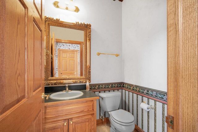 7570 S Cambridge DRIVE, Franklin, WI 53132