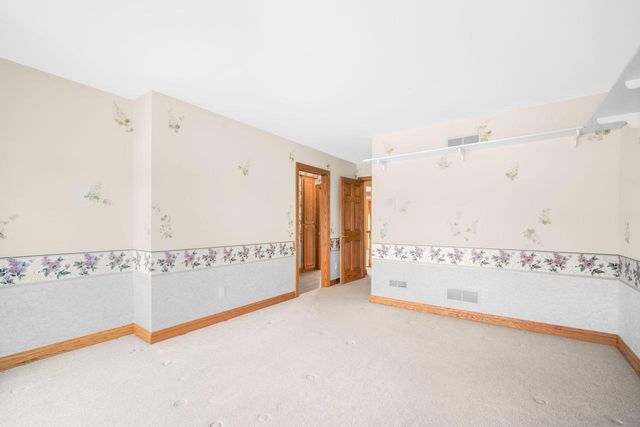 7570 S Cambridge DRIVE, Franklin, WI 53132