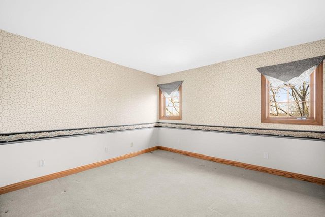 7570 S Cambridge DRIVE, Franklin, WI 53132