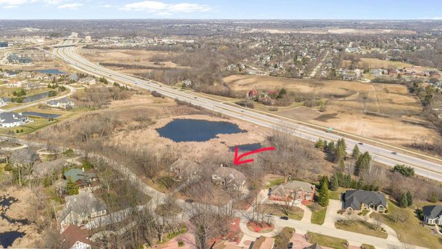 7570 S Cambridge DRIVE, Franklin, WI 53132
