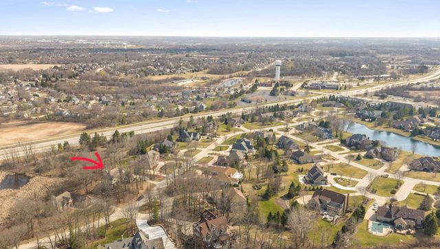 7570 S Cambridge DRIVE, Franklin, WI 53132