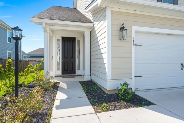 217 Old Grove Avenue, Moncks Corner, SC 29461