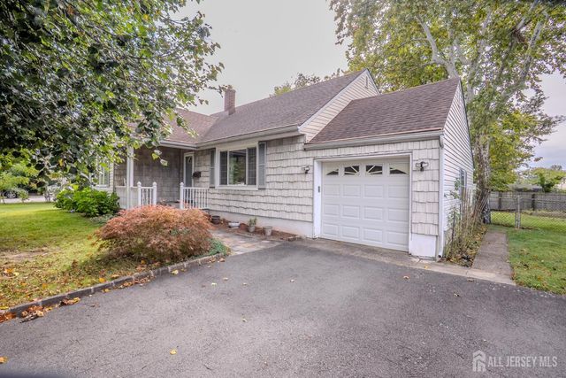 499 Old Stage Road, Spotswood, NJ 08884