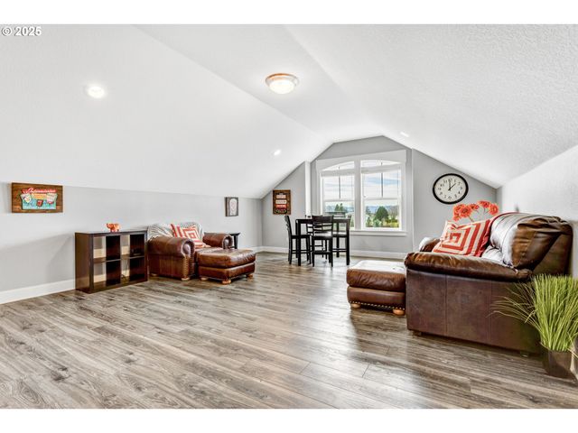 9946 Nw 326TH Pl, Hillsboro, OR 97124