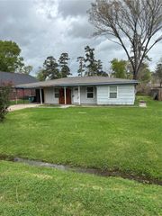 507 Corydon Drive, Huffman, TX 77336