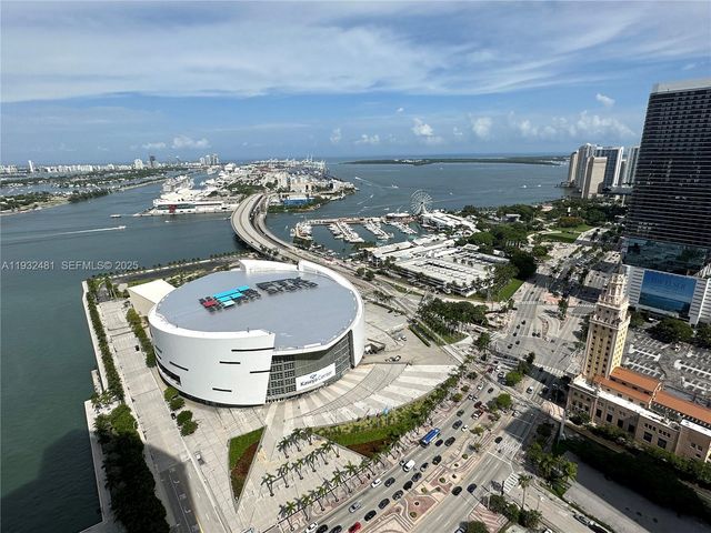 888 Biscayne Blvd 4302, Miami, FL 33132