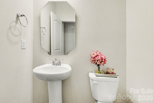 3173 Pinehills Way, Mount Holly, NC 28120