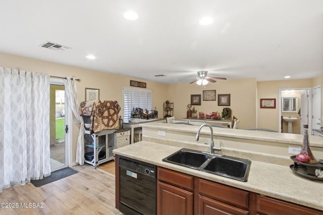 7018 S Sweetbush Avenue, Tucson, AZ 85756