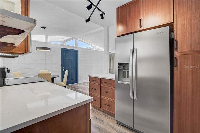 3133 LAKE RIDGE DRIVE, Sarasota, FL 34237