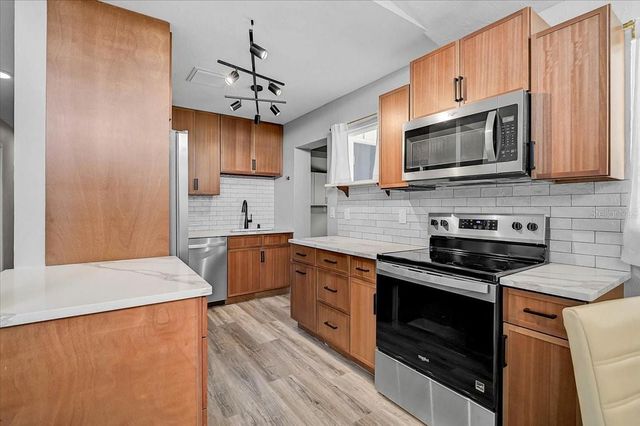 3133 LAKE RIDGE DRIVE, Sarasota, FL 34237