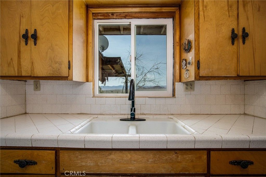 Image 15 of property listing at 63720 Pluto Road, Joshua Tree, CA 92252