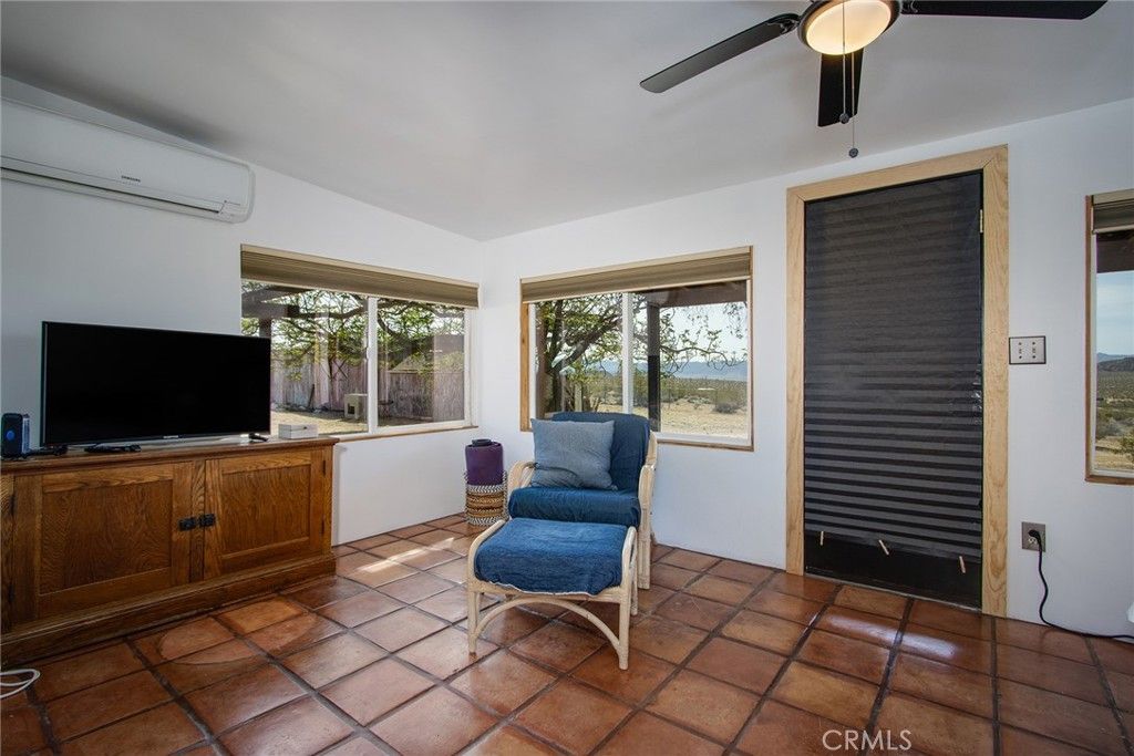 Image 16 of property listing at 63720 Pluto Road, Joshua Tree, CA 92252