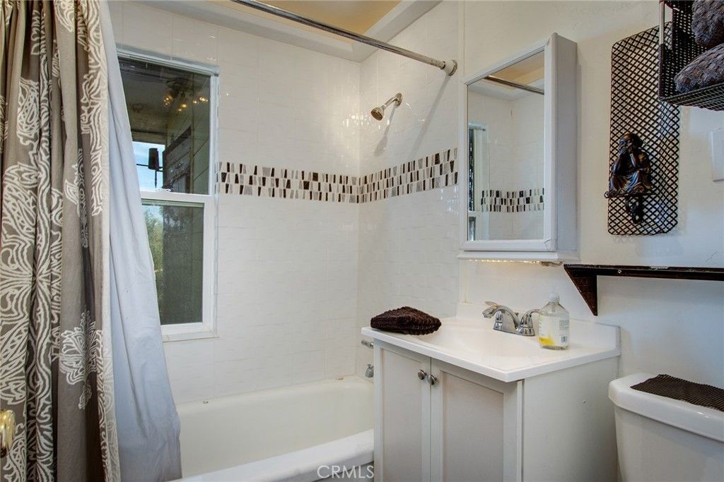 Image 19 of property listing at 63720 Pluto Road, Joshua Tree, CA 92252