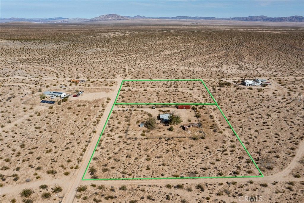 Image 2 of property listing at 63720 Pluto Road, Joshua Tree, CA 92252