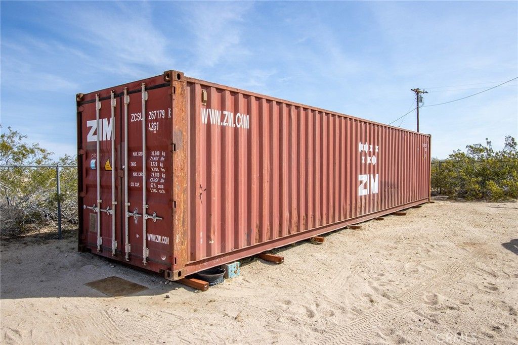 Image 22 of property listing at 63720 Pluto Road, Joshua Tree, CA 92252