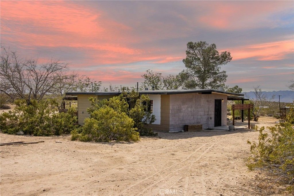 Image 26 of property listing at 63720 Pluto Road, Joshua Tree, CA 92252