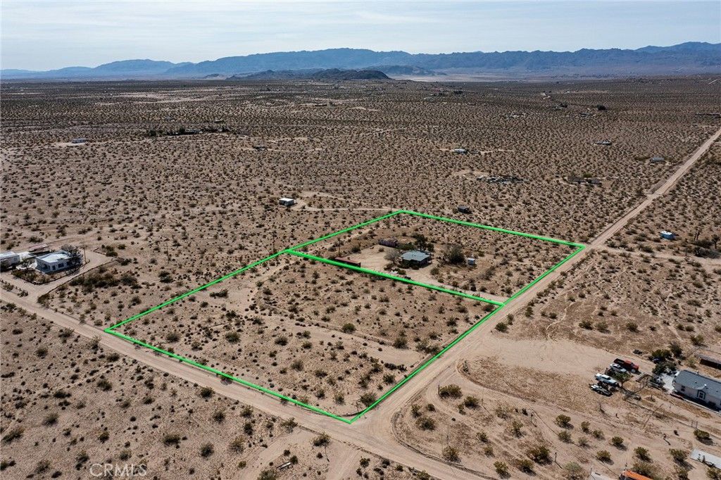 Image 30 of property listing at 63720 Pluto Road, Joshua Tree, CA 92252