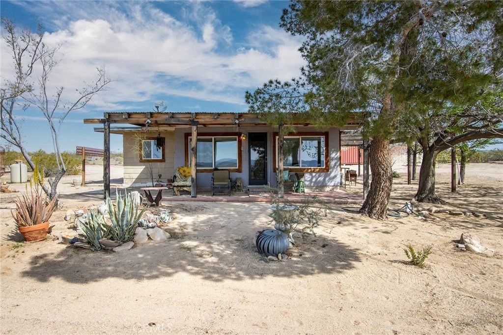 Image 5 of property listing at 63720 Pluto Road, Joshua Tree, CA 92252