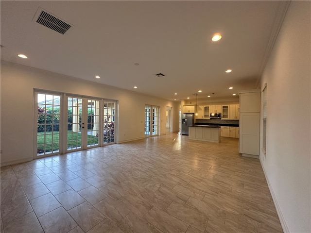 6430 Monserrat Drive, Vero Beach, FL 32967