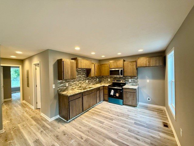 604 Decherd St, E, Tullahoma, TN 37388