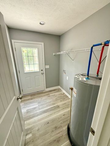 604 Decherd St, E, Tullahoma, TN 37388