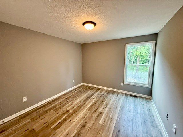 604 Decherd St, E, Tullahoma, TN 37388