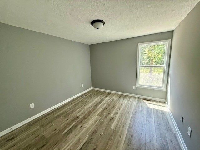 604 Decherd St, E, Tullahoma, TN 37388