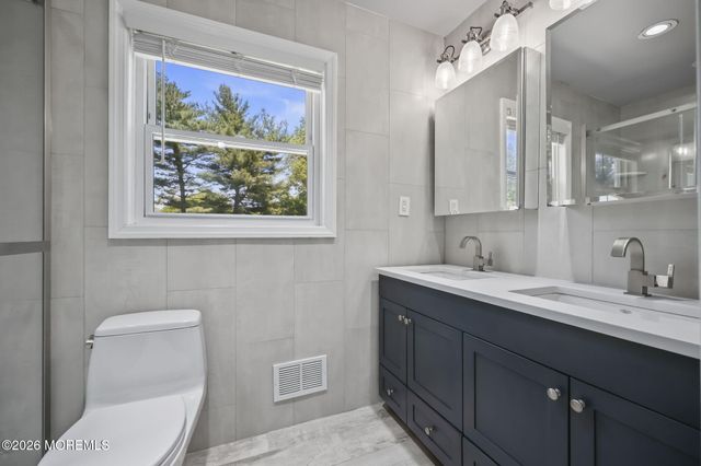 3 St Lawrence Way, Marlboro, NJ 07746