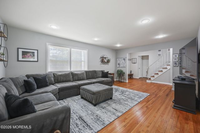 3 St Lawrence Way, Marlboro, NJ 07746