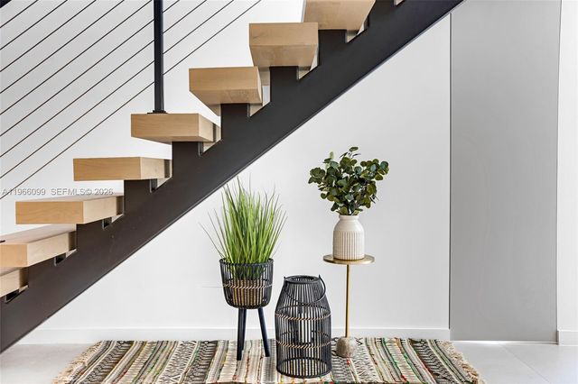 300 NE 48th St, Miami, FL 33137