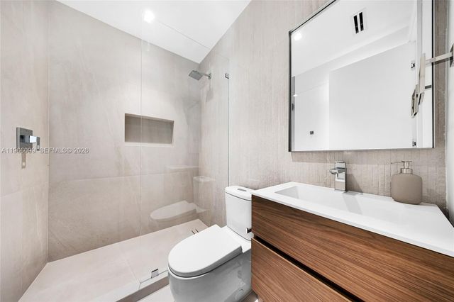 300 NE 48th St, Miami, FL 33137