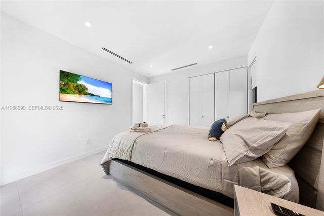 300 NE 48th St, Miami, FL 33137