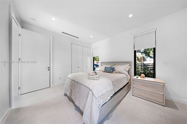 300 NE 48th St, Miami, FL 33137