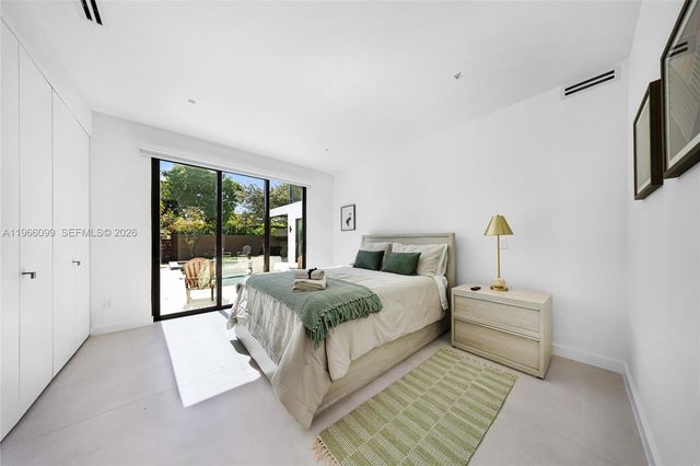 300 NE 48th St, Miami, FL 33137