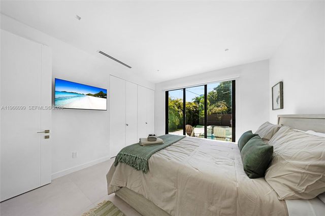 300 NE 48th St, Miami, FL 33137