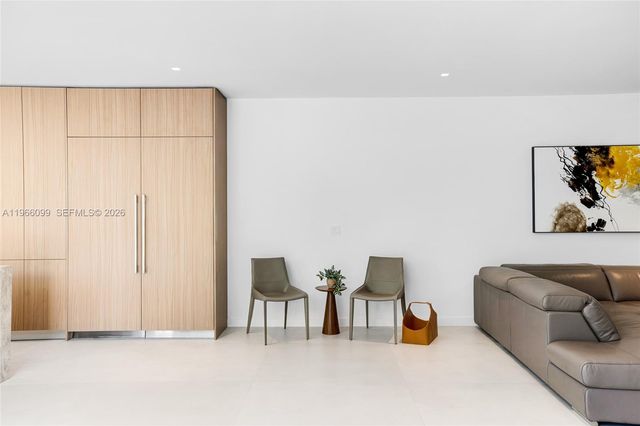 300 NE 48th St, Miami, FL 33137