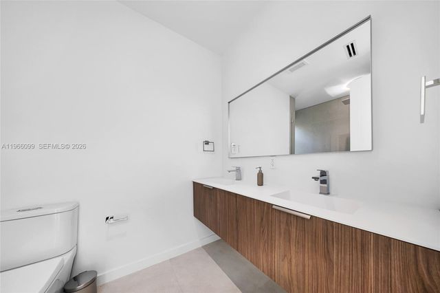 300 NE 48th St, Miami, FL 33137