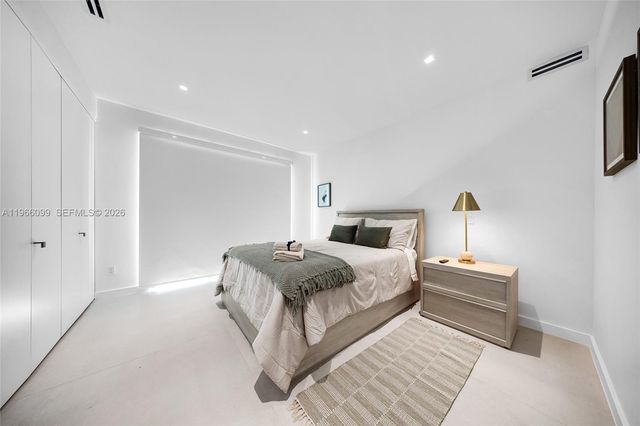 300 NE 48th St, Miami, FL 33137