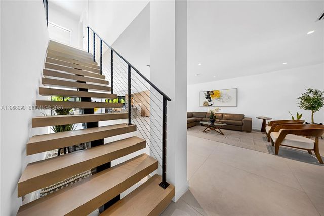 300 NE 48th St, Miami, FL 33137