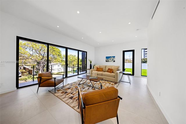 300 NE 48th St, Miami, FL 33137