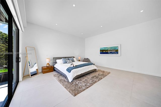 300 NE 48th St, Miami, FL 33137